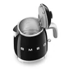 Kép 8/8 - KLF05BLEU - SMEG MINI VÍZFORRALÓ, retro, fekete